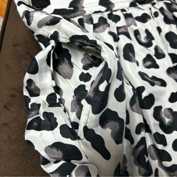 Vintage silk shorts in black and white animal print high-rise pleated medium - Picture 7 of 11